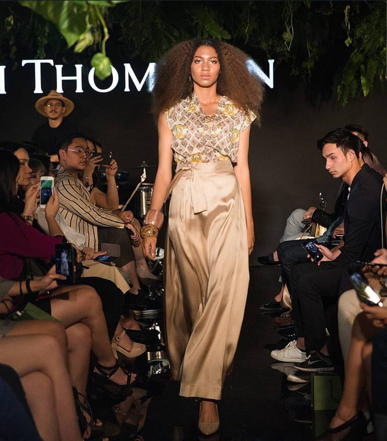 Anastensia walking Jim Thompson, Bangkok runway 2017